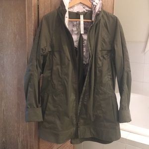 Lululemon Fo Drizzle rain jacket size 12